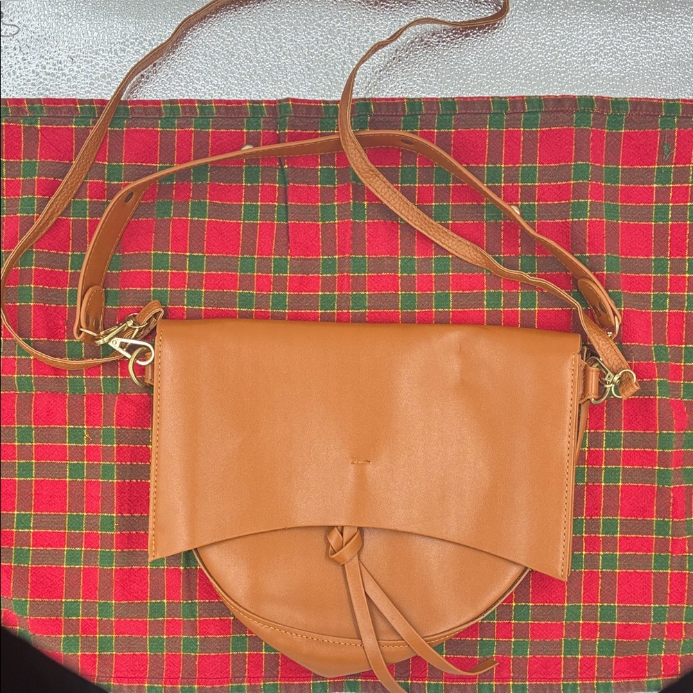 Elegant Tan Faux Leather Crossbody Bag